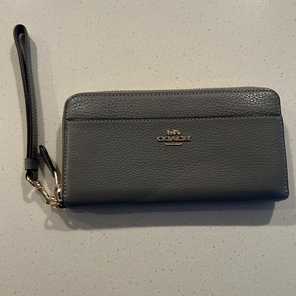 Authentic Coach Gray Leather Wristlet Wallet